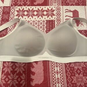 Comfelie Beige/Gray Seamless Bra 2XL wireless NWOT